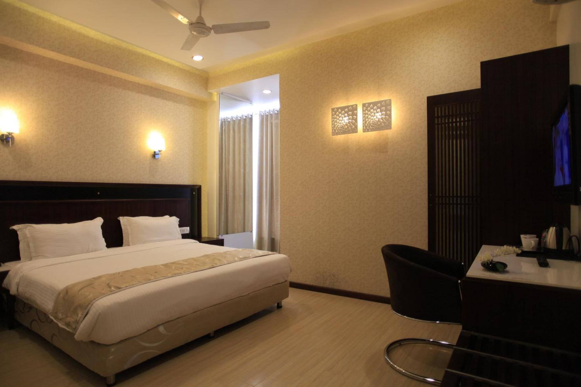 Hotel Sai Mahal Ширди Экстерьер фото